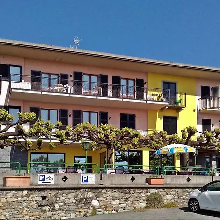 La Capannina Hotel Massino Visconti