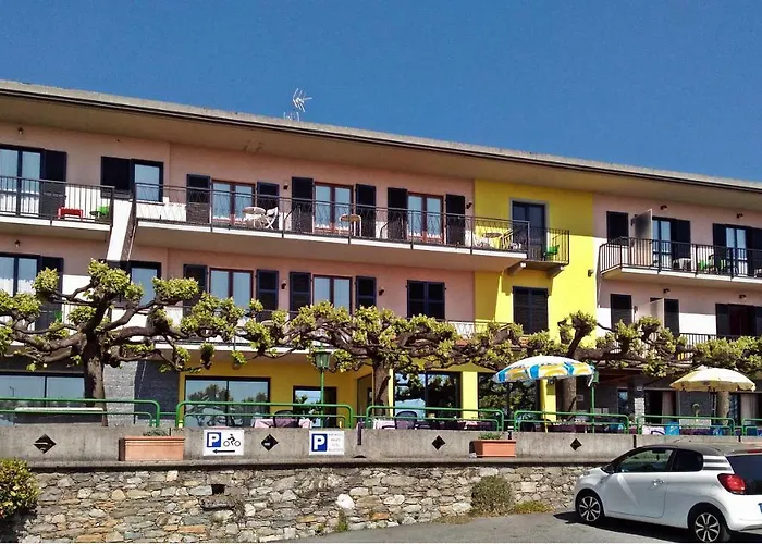 La Capannina Hotel Massino Visconti